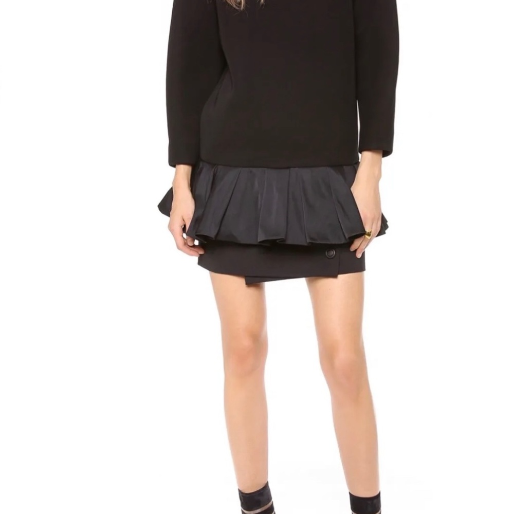 NWT VIKTOR & ROLF Ruffled Hem Top/Pullover. Size 38IT. - Picture 2 of 14
